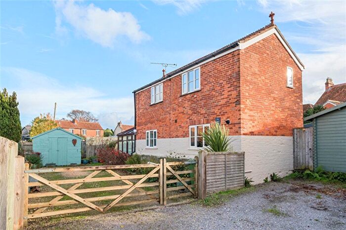3 Bedroom Detached House For Sale In Bella View Gardens, Glastonbury, Somerset, BA6