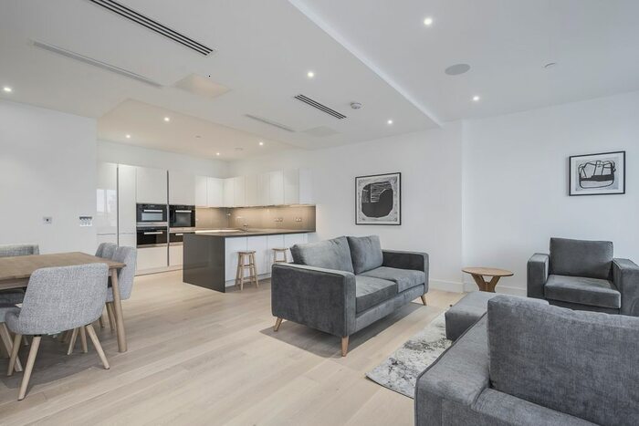 2 Bedroom Flat To Rent In Central Avenue, London, SW6