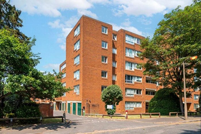 2 Bedroom Apartment To Rent In Grove Road, Sutton, SM1