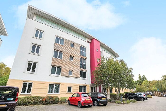 2 Bedroom Flat For Sale In Creswell Drive, Beckenham, BR3