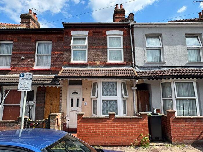3 Bedroom Terraced House For Sale In Beech Road, Luton, LU1