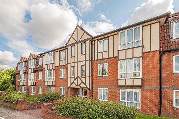 1 Bedroom Flat For Sale In Draycott Avenue, Kenton, Harrow, HA3