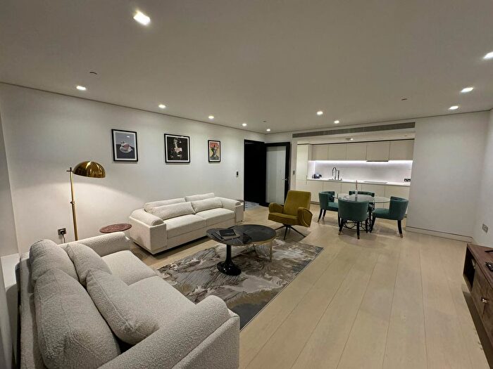 2 Bedroom Flat For Sale In New Oxford Street, London, WC1A