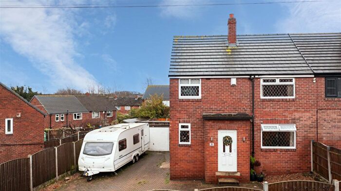 3 Bedroom Semi-Detached House For Sale In Manor Close, Rothwell, Leeds, LS26