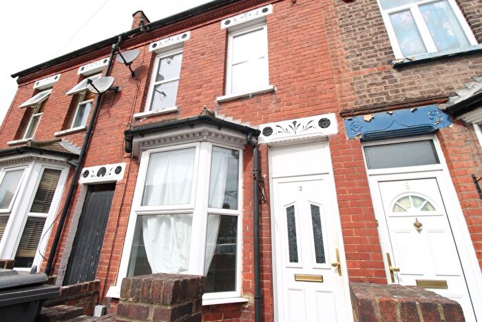 Barn Conversion To Rent In Reginald Street, Luton, LU2