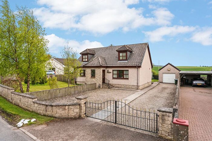 3 Bedroom Detached House For Sale In St. Martins Road, Balbeggie, PH2