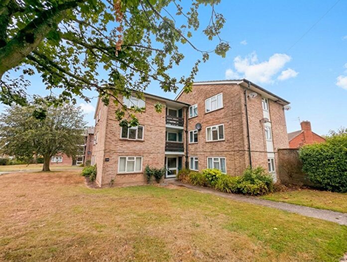 2 Bedroom Flat To Rent In Swann Way, Broadbridge Heath, RH12