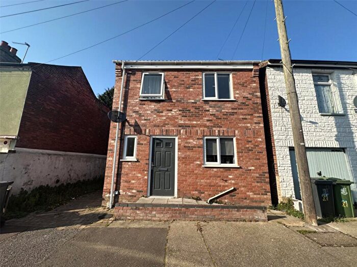 3 Bedroom Semi-Detached House To Rent In Lancaster Road, Great Yarmouth, Norfolk, NR30