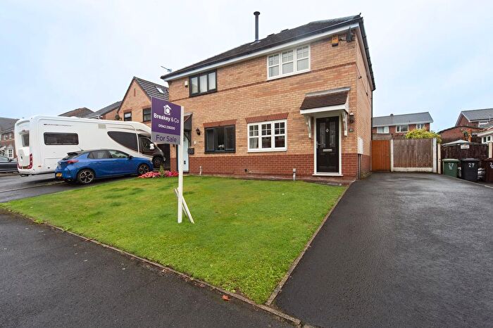 3 Bedroom Semi-Detached House For Sale In Bransfield Close, Wigan, WN3