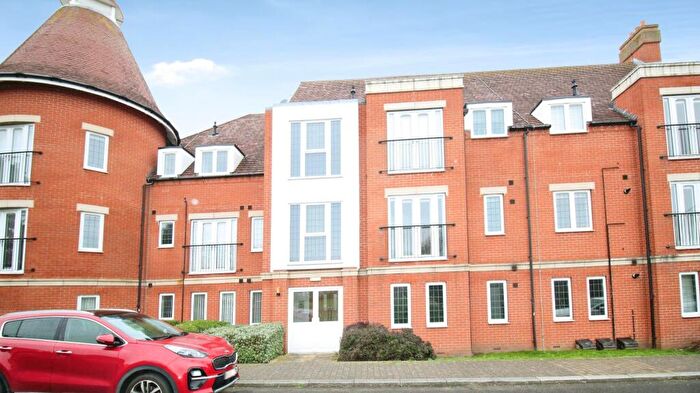 2 Bedroom Flat For Sale In Peterson Drive, Grimsby, DN36