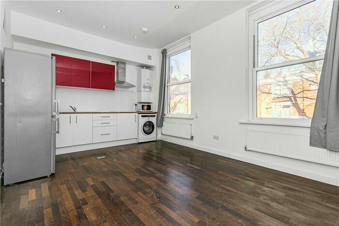 3 Bedroom Flat To Rent In Chiswick High Road, London, W4