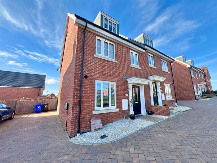 3 Bedroom House For Sale In Wilbur Close, Bury St. Edmunds, IP32