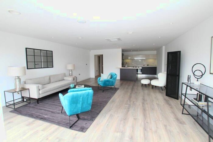 2 Bedroom Flat To Rent In Campfield Road, St.Albans AL1