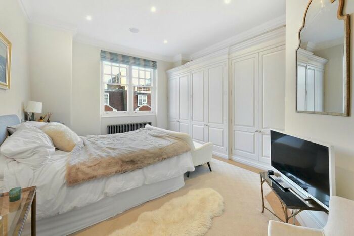 1 Bedroom Flat To Rent In Sloane Court West, London, SW3