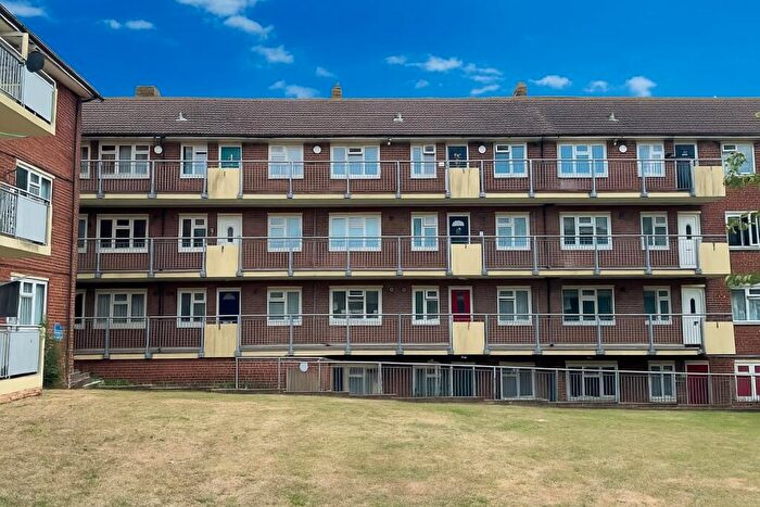 2 Bedroom Flat For Sale In Highfield Road, Ramsgate, CT12