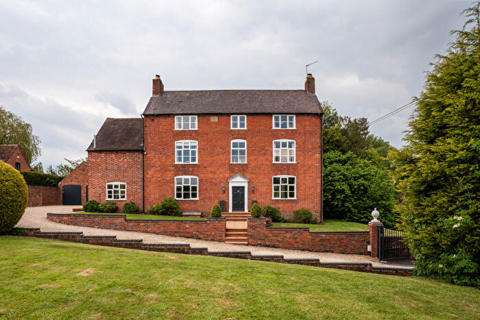 4 Bedroom Farm House For Sale In Shenstone, Kidderminster, Worcestershire, DY10