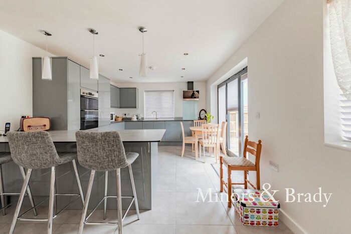 2 Bedroom Detached Bungalow For Sale In Reymerston Road, Garvestone, Norwich NR9