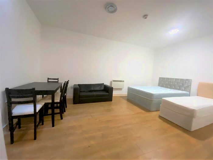 1 Bedroom Studio To Rent In Staines Road, Bedfont, Feltham, TW14