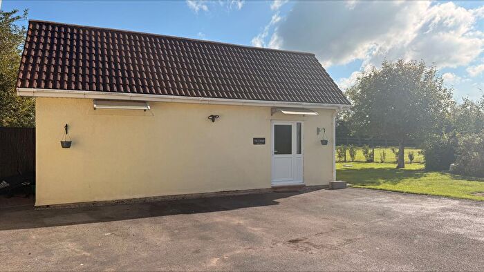 2 Bedroom Detached Bungalow To Rent In Wolvershill Road, Banwell, BS29
