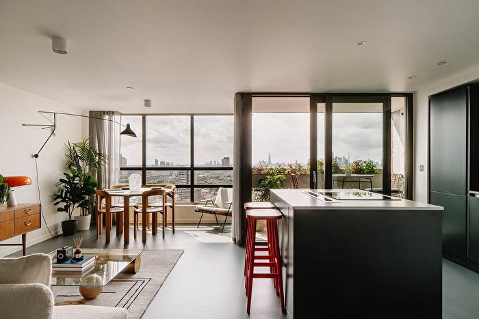 2 Bedroom Flat To Rent In Balfron Tower, St Leonards Road, London, E14