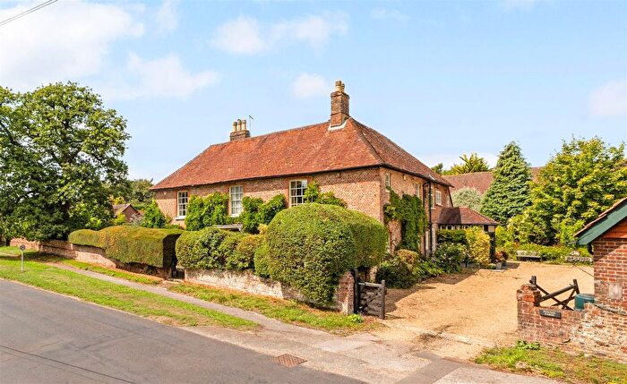 5 Bedroom Property For Sale In Winchester Road, Chawton, Alton, GU34
