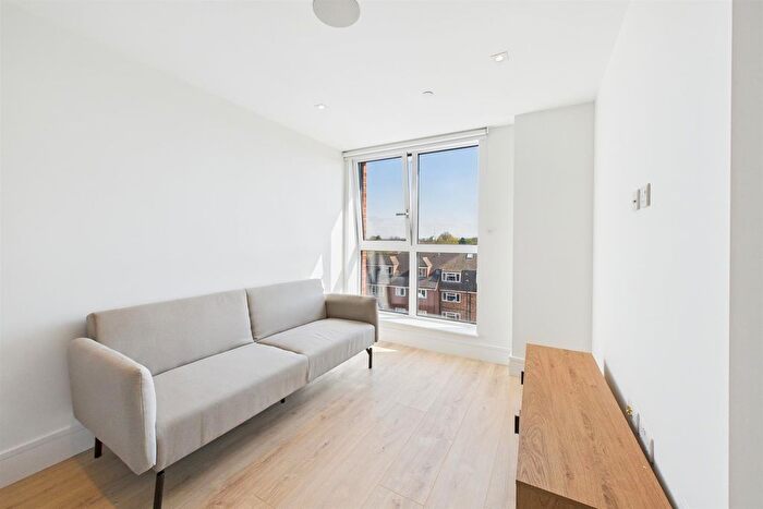 Studio To Rent In Coombe Hill House, London, SW20
