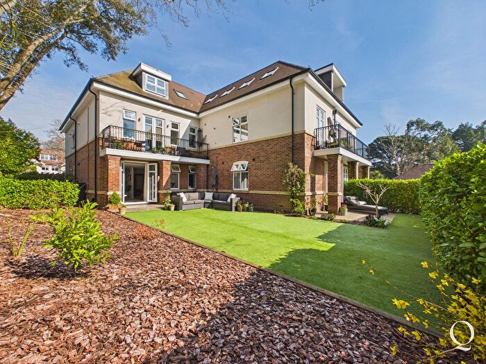 2 Bedroom Flat For Sale In Spur Hill Avenue, Lower Parkstone, Poole, BH14