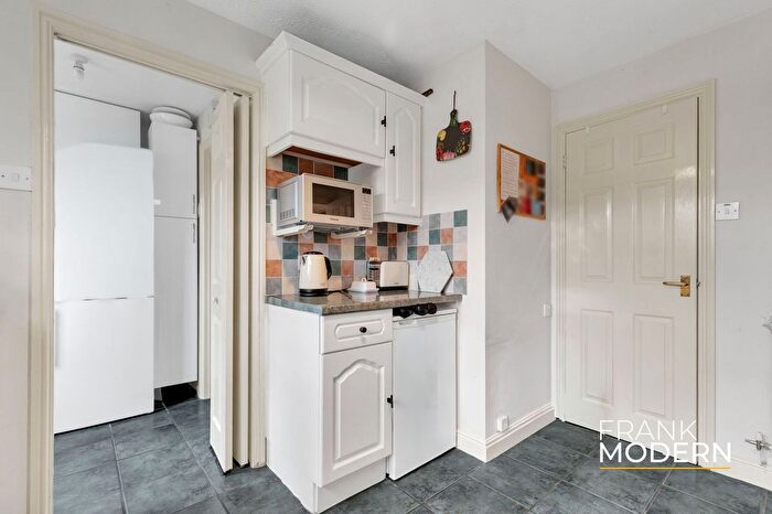 4 Bedroom Detached House For Sale In Bytham Heights, Castle Bytham, NG33