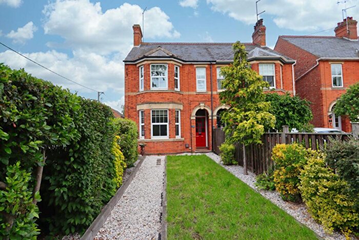 4 Bedroom Semi-Detached House For Sale In Huntingdon Road, Thrapston, NN14