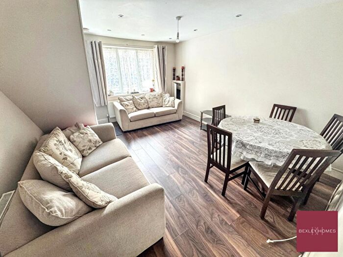 3 Bedroom End Of Terrace House To Rent In Sutcliffe Road, London, SE18
