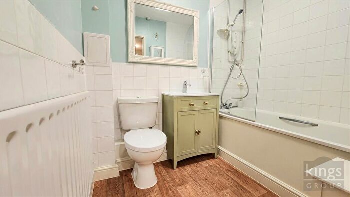 1 Bedroom Flat For Sale In Grovelands Road, London, N15