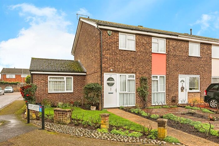 3 Bedroom End Of Terrace House For Sale In Mallard Lane, St. Neots, PE19