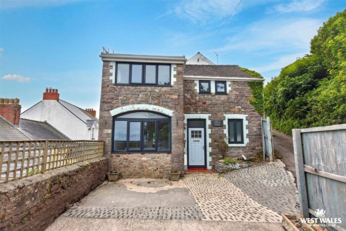 2 Bedroom Cottage For Sale In Strawberry Lane, Penally, Tenby, SA70