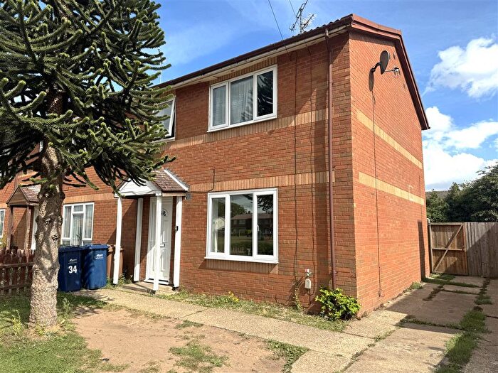 3 Bedroom Semi-Detached House To Rent In Edinburgh Drive, Wisbech, PE13