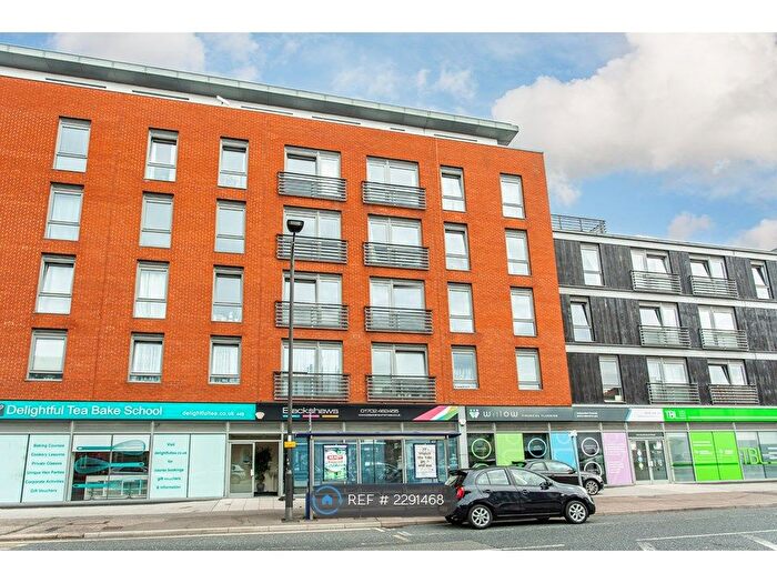 2 Bedroom Flat To Rent In Southchurch Road, Southend On Sea, SS1