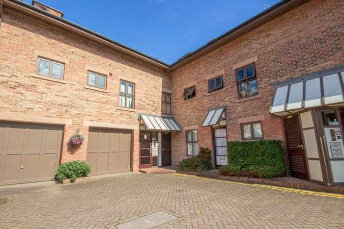 2 Bedroom Apartment To Rent In The Mews, City Centre, Newcastle Upon Tyne, NE1