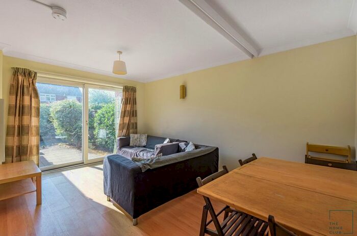 5 Bedroom Terraced House To Rent In St. Johns Road, Guildford, GU2