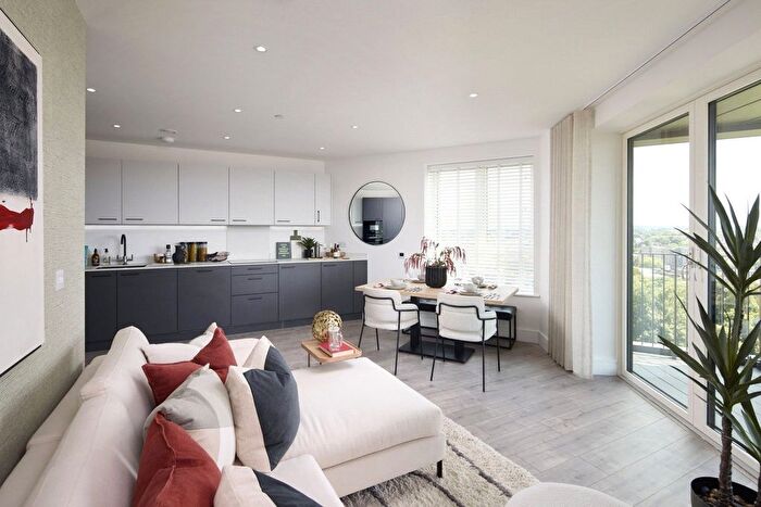 3 Bedroom Flat For Sale In Silver Road, London, SE13