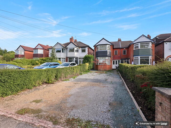 3 Bedroom Semi-Detached House For Sale In Cofton Road, Birmingham, B31