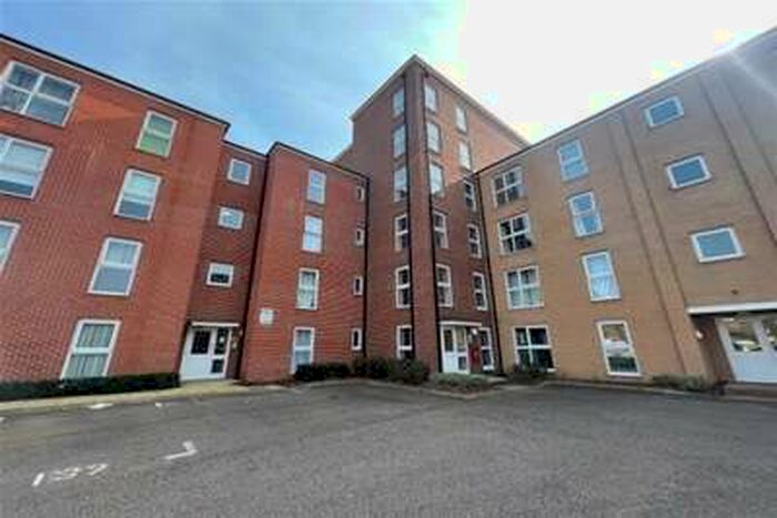 2 Bedroom Flat To Rent In Blake Avenue, Gloucester Gate, Basildon, SS14