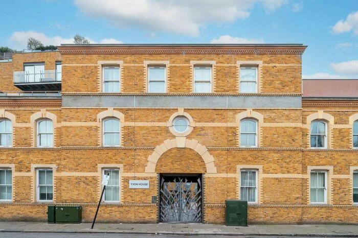 2 Bedroom Flat To Rent In Yvon House, Alexandra Avenue, Battersea Park, London, SW11