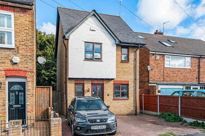 3 Bedroom Detached House For Sale In Forest Road, Cheshunt, Hertfordshire, EN8