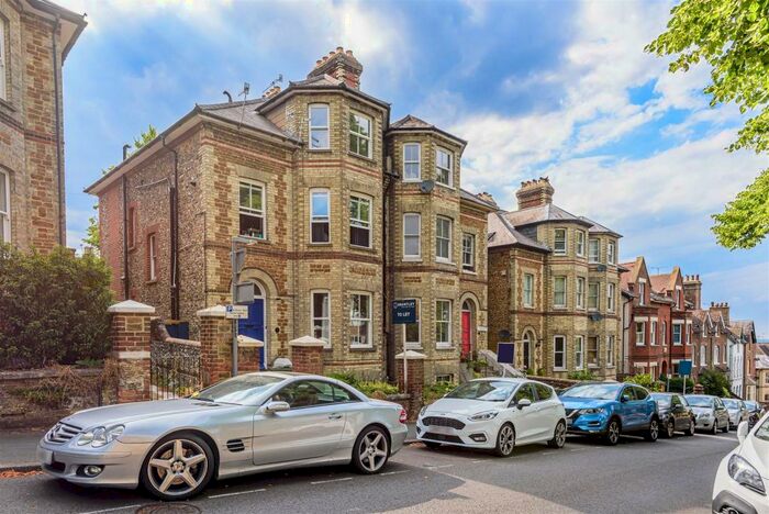 1 Bedroom Flat To Rent In Jenner Road, Guildford, GU1