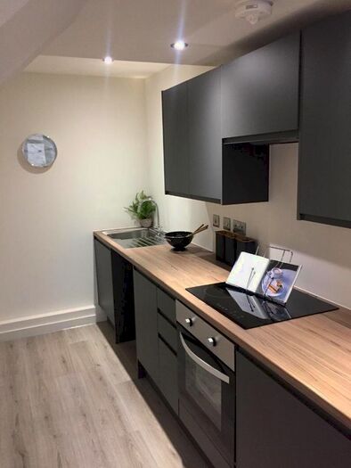 2 Bedroom Flat To Rent In Valley Road, Bradford BD1