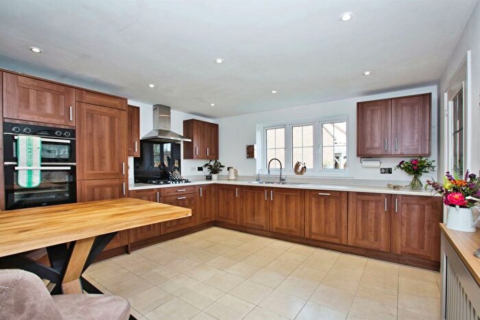 4 Bedroom Detached House For Sale In Atkins Hill, Wincanton, BA9