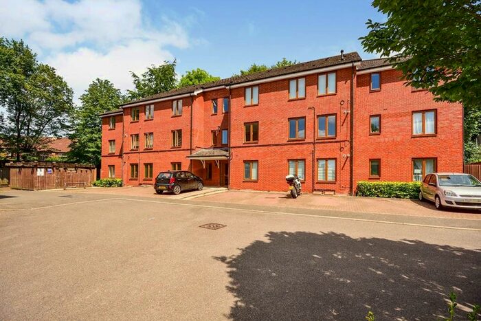 1 Bedroom Flat To Rent In Radnor Close, Maidstone, Kent, ME14