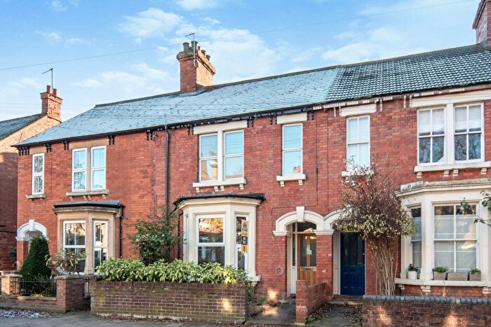 2 Bedroom Flat To Rent In Waterloo Road, Bedford, MK40