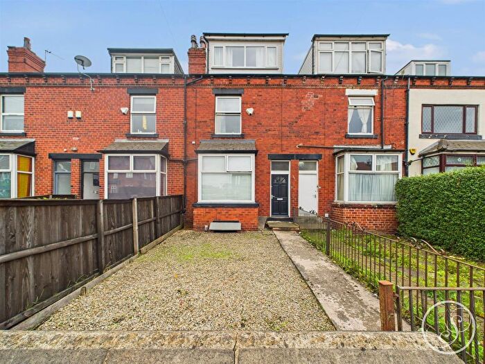 5 Bedroom Terraced House For Sale In Austhorpe Road, Leeds, LS15