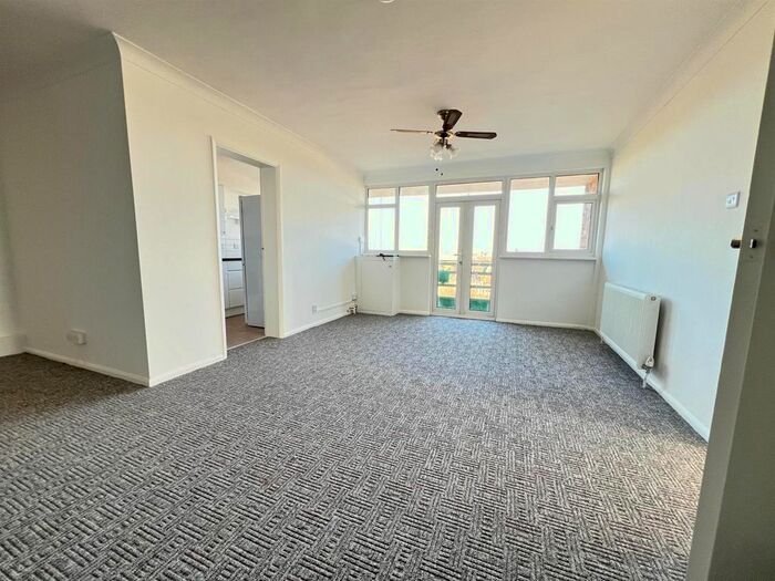 2 Bedroom Flat To Rent In Courtney Towers, Glebelands Avenue, Newbury Park, IG2