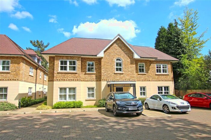 2 Bedroom Flat For Sale In Sheerwater Road, Woodham, Surrey, KT15